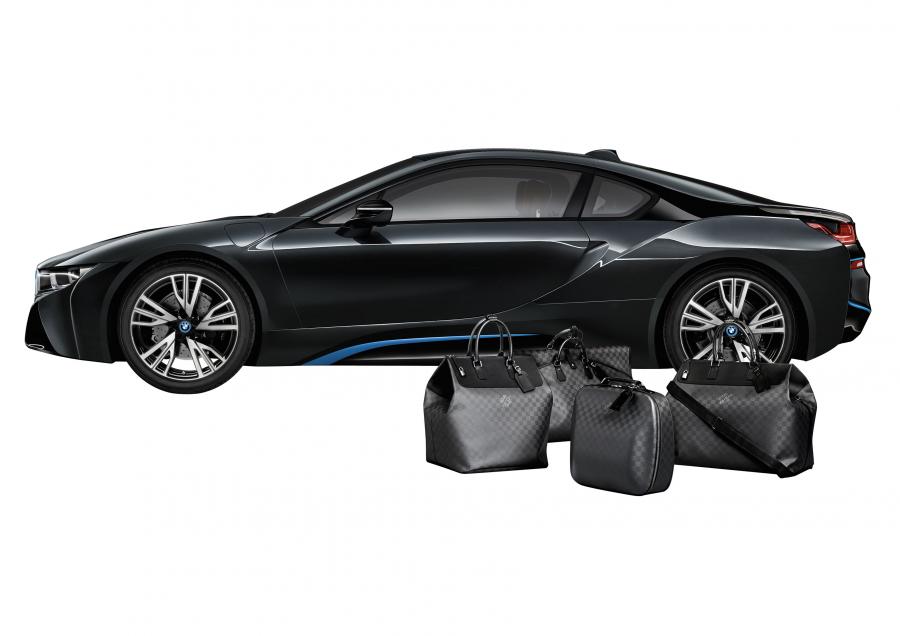  BMW i8 2014 года  (фото 117 из 180)